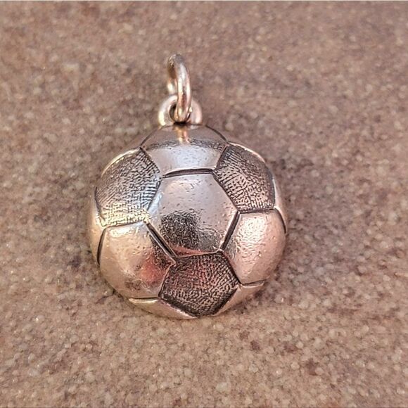 Rare Retired James Avery Soccer Ball Charm - Picture 1 of 5